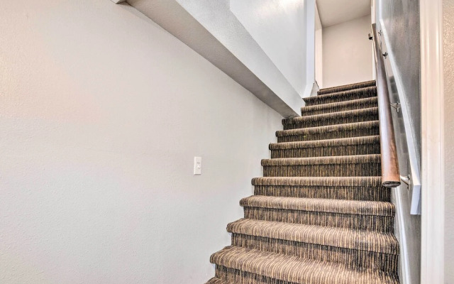 Cozy Galveston Apartment - Walk to Beach & Dining