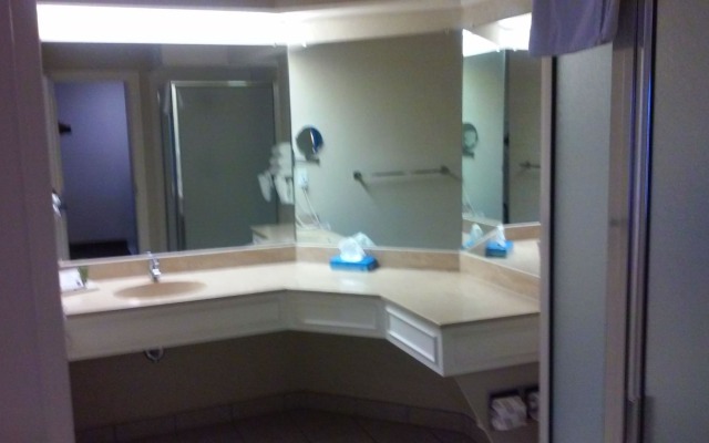 Imperial Swan Hotel & Suites