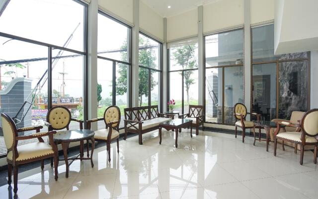 Avila Ketapan Rame Hotel