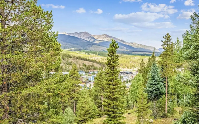 Little Bear Lodge 4 Bedroom Home