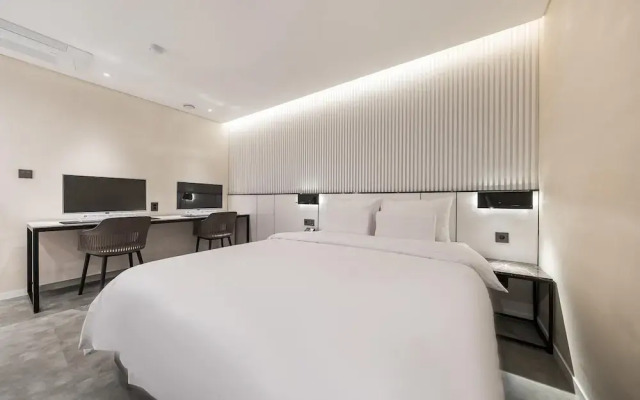 Seocho JS Hotel