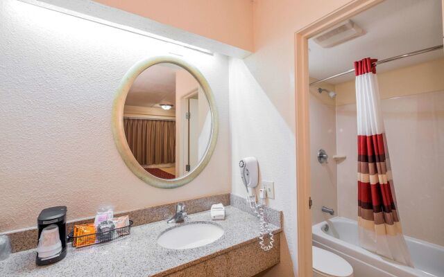 Red Roof Inn Tallahassee - University