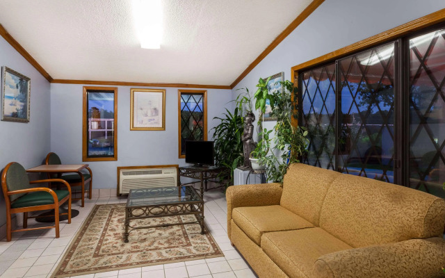 Knights Inn Columbia