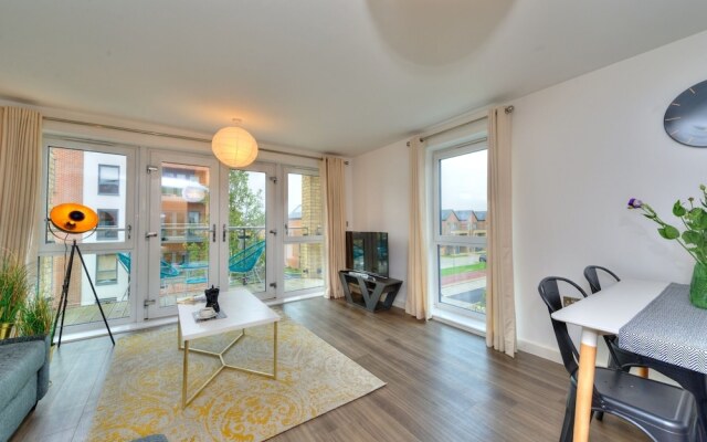 Executive Oakgrove Apartment