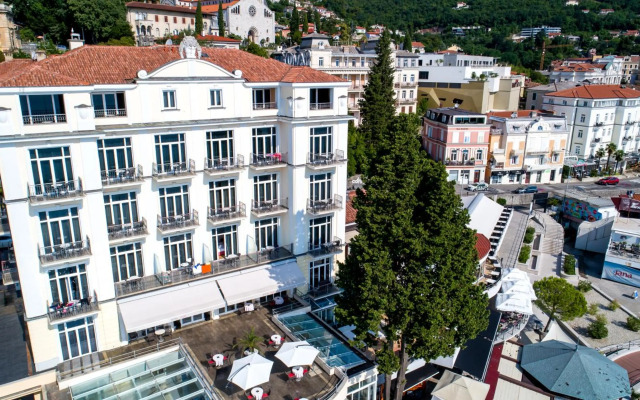 Hotel Savoy