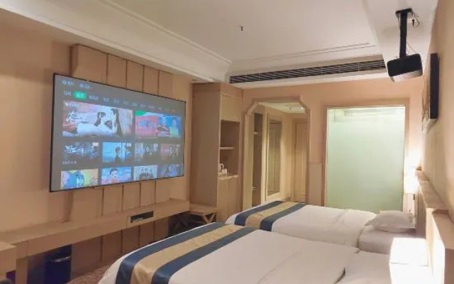Yajing Holiday Hotel (Zunyi Haier Avenue Dongxin Rainbow City)