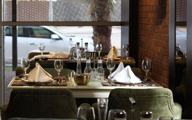 First Room Hotel Apartments