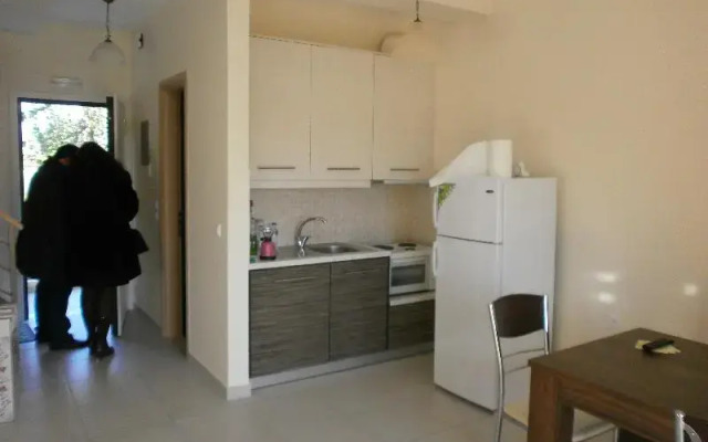 Artemis Marina Apartments