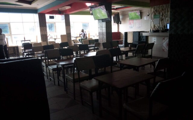 Club 280