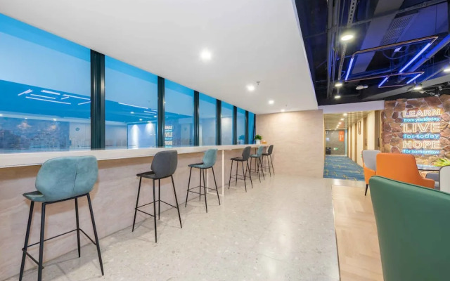 Lemon Hotel