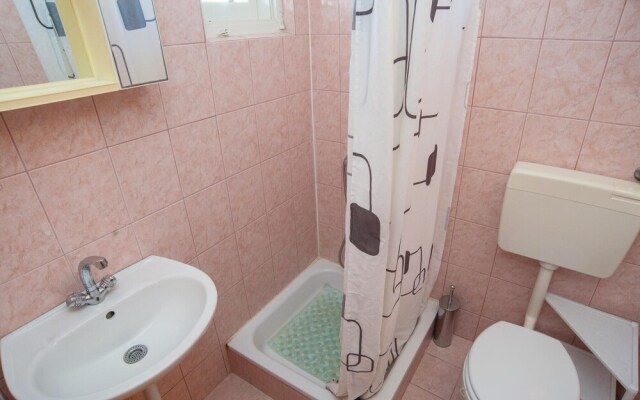 Stunning Apartment in Pakostane With 1 Bedrooms and Wifi