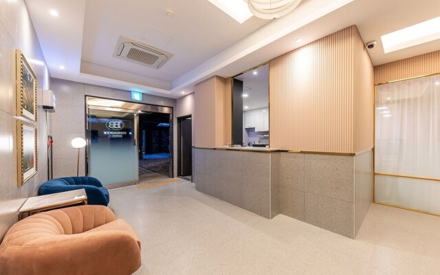 Busan Jeonggwan Brown Dot