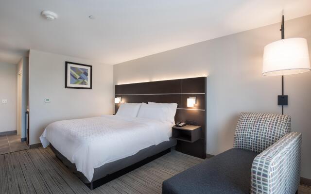 Holiday Inn Express & Suites Chicago - Hoffman Estates by IHG