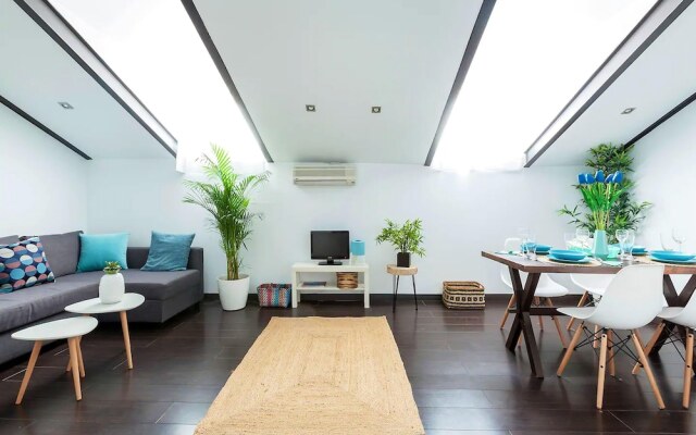 Apartment with One Bedroom in Madrid, with Wifi