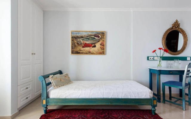 Villa Renos Hotel