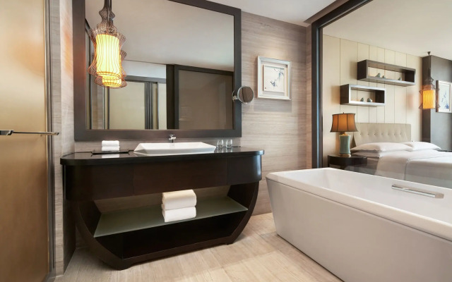 Sheraton Shanghai Waigaoqiao Hotel