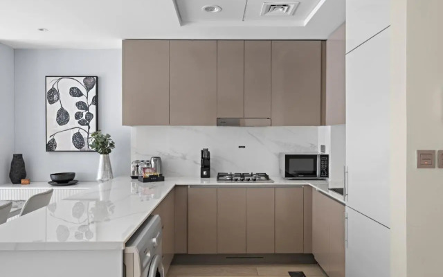 1Br Azizi Riviera B7, Pool View