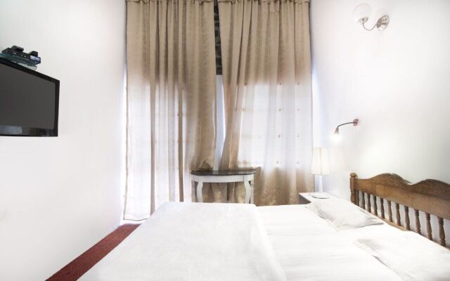 GuestHouser 1 BR Farmhouse c09a