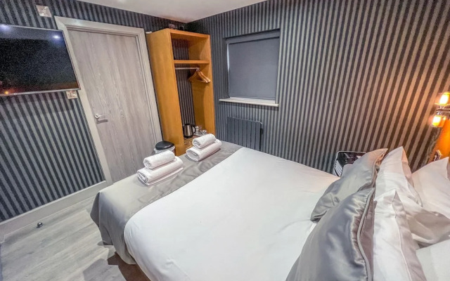 The Quayside Hotel and Bar