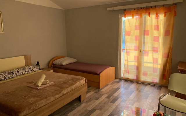 Apartments Peronja Jelsa Seafront