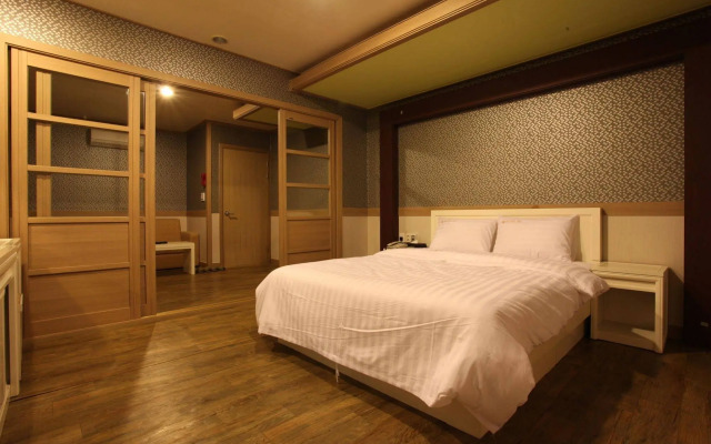 KS Hotel