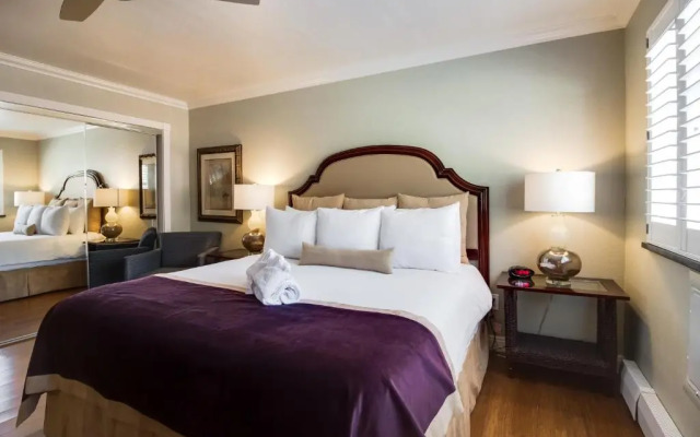 Twin Peaks Lodge & Hot Springs