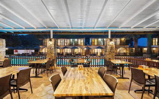 Alados Otel
