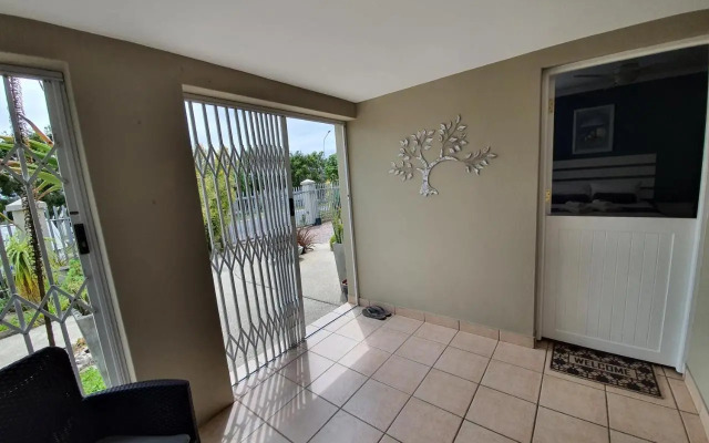 Plett57 - Self Catering - Room No2