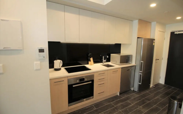 Brand New Stylish & Spacious Apt near Harbor (Connect 601) – Kitchen – Auckland