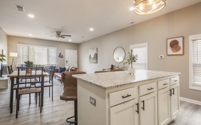 Newly renovated 4BR CozySuites