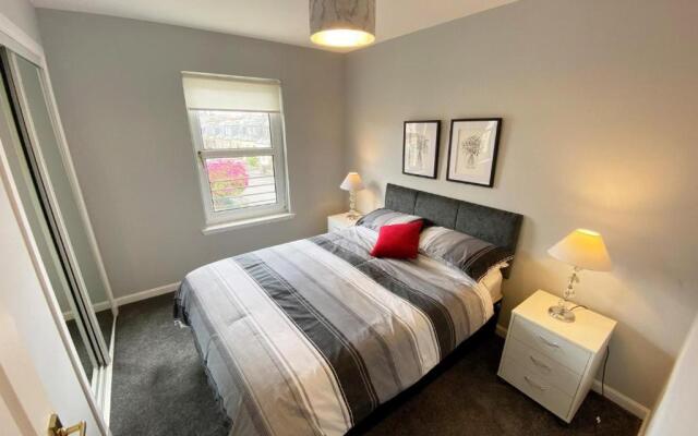 NEW Super 2 Bedroom Flat in Falkirk