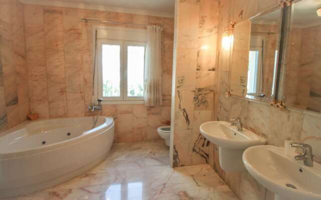 Mimo - sea view villa with private pool in Moraira-Teulada