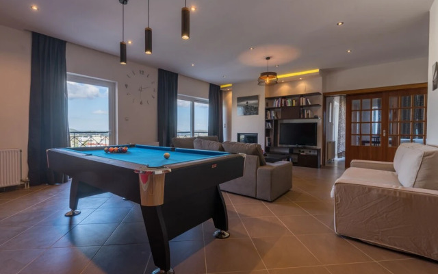 Alexander Apartments Airport