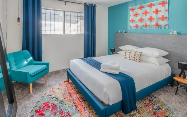Sleek 2BR Townhome Central Phx by WanderJaunt