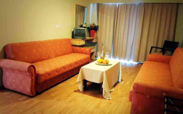 Triton Hotel