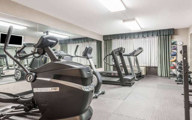 Wyndham Garden Williamsburg Busch Gardens Area