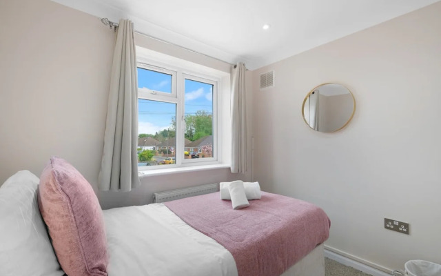 Stylish 4 Bedroom Home in Brightside Ave