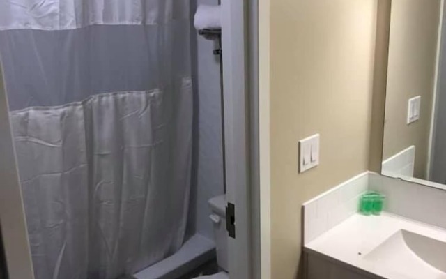 Camrose LeChateau Hotel