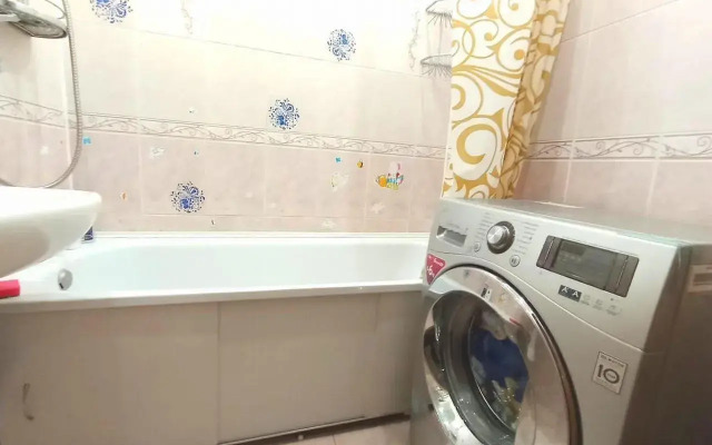 Апартаменты на проспекте Врача Сурова 1