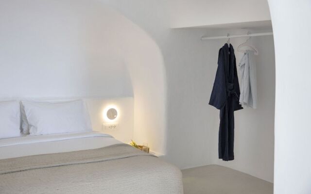 Apanema Cavehouses Santorini