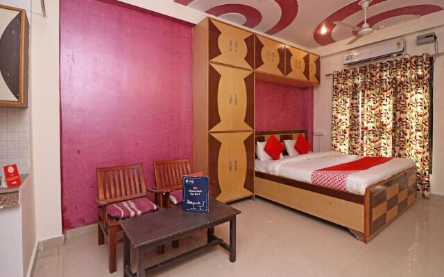 OYO 23302 New Delhi Guest House