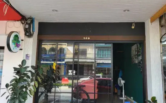 Terminal 58 hostel at town
