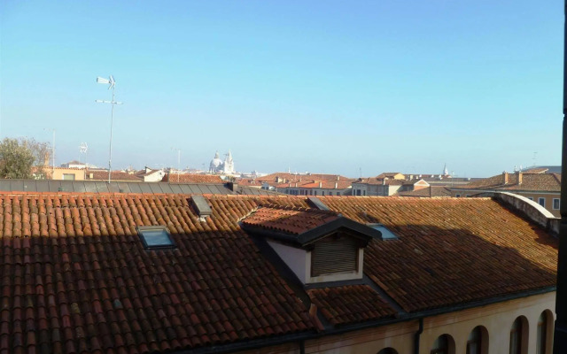 VeniceIN Apartments