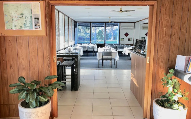 Byer Fountain Motor Inn, Holbrook