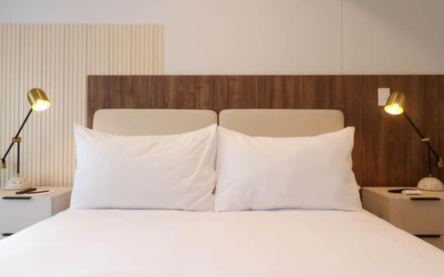 w Authentic 2BR in Miraflores