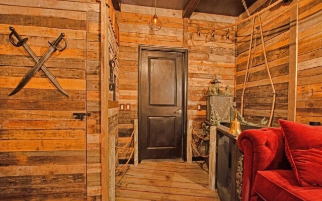 Storey Lake-5 Bedrooms Home W/pool-1650st Home by Redawning