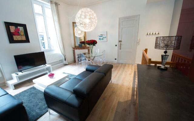 Design Smart Flat Bordeaux