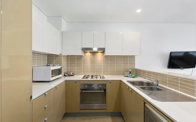 Quality Suites Pioneer Sands