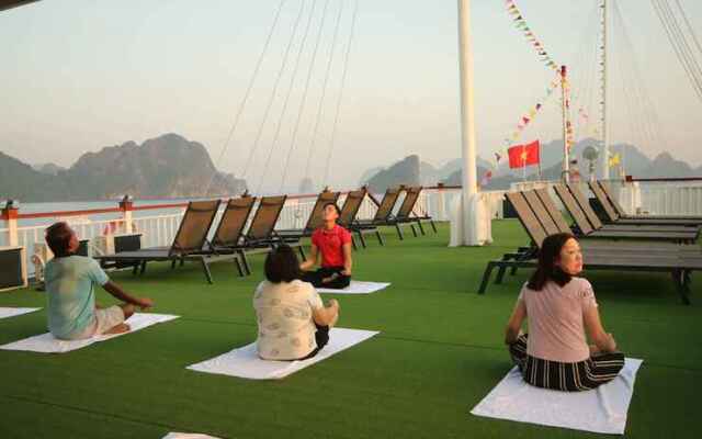 Alova Gold Cruises Halong