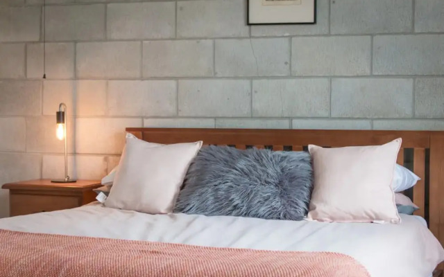 Sunny 3 Bedroom Townhouse Central With Park Views